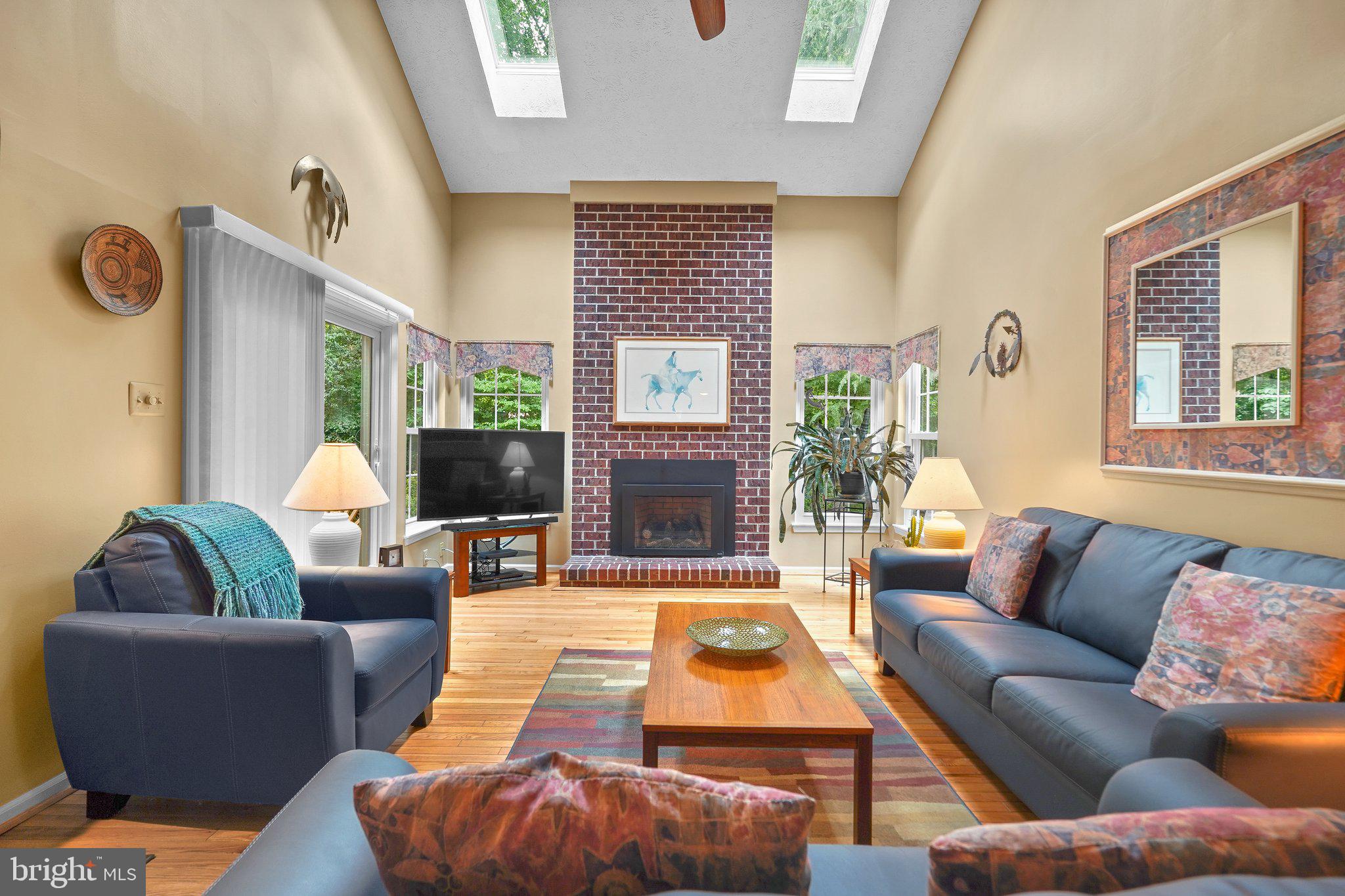 CROFTON WOODS - Residential