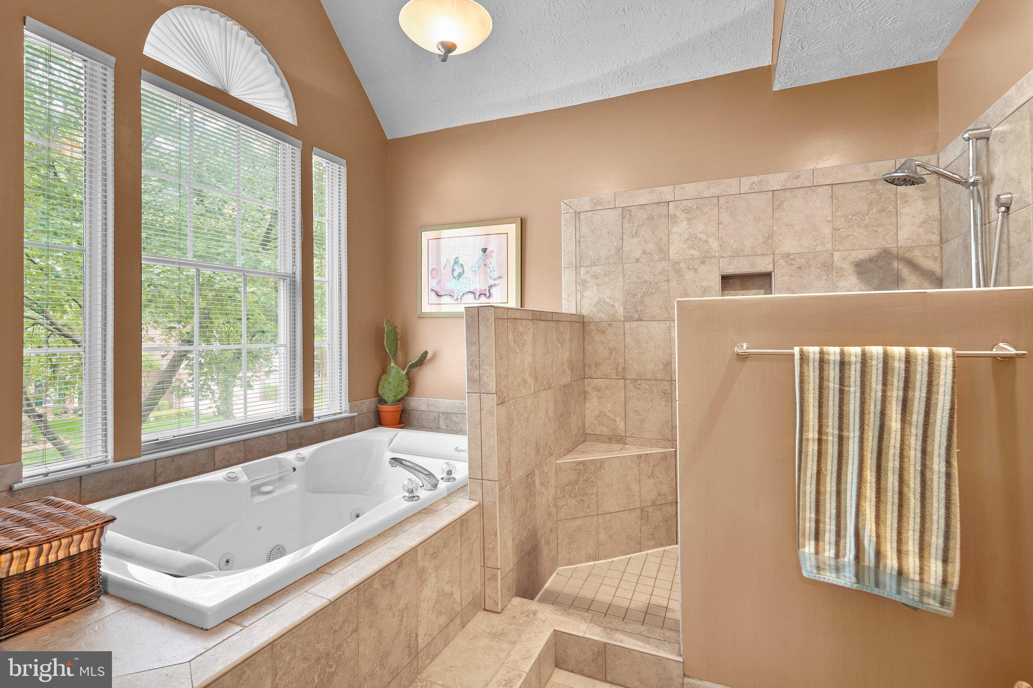 CROFTON WOODS - Residential