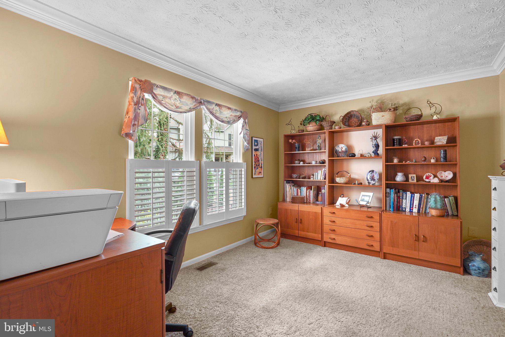 CROFTON WOODS - Residential