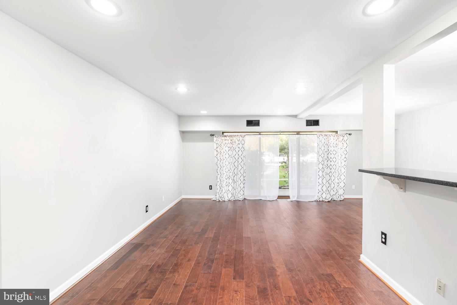 HERITAGE COURT - Residential Lease