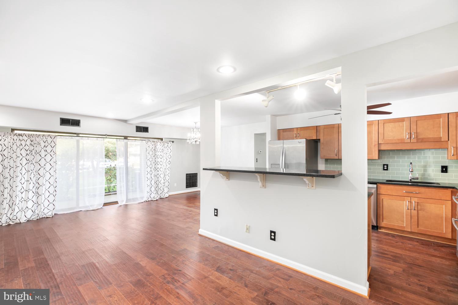 HERITAGE COURT - Residential Lease