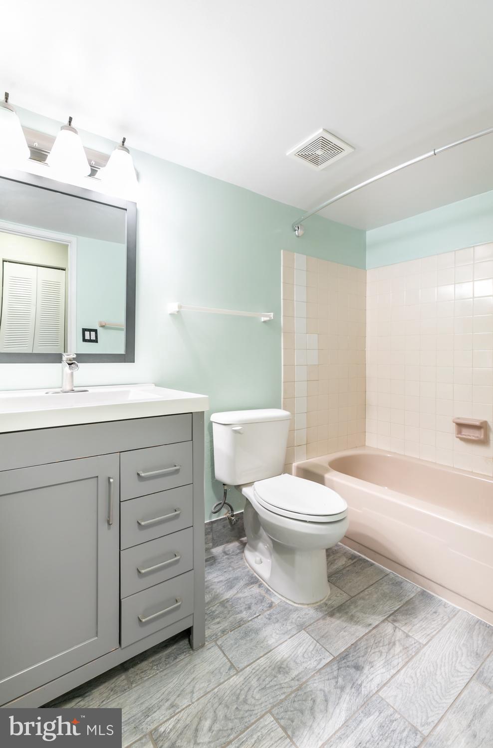 HERITAGE COURT - Residential Lease