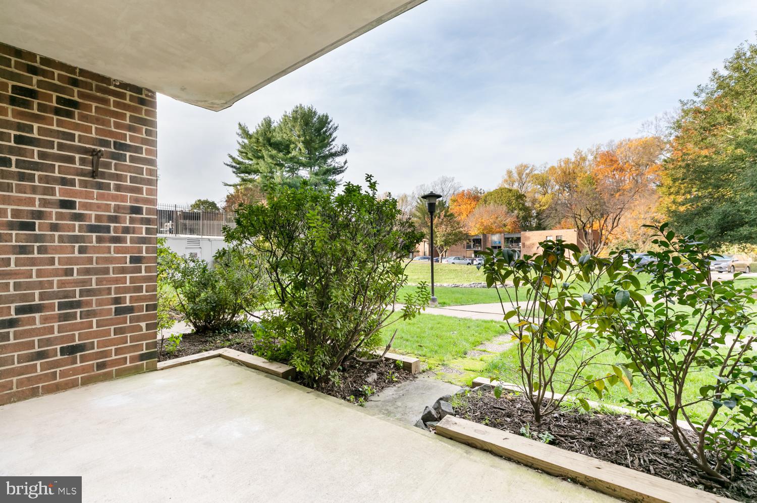 HERITAGE COURT - Residential Lease