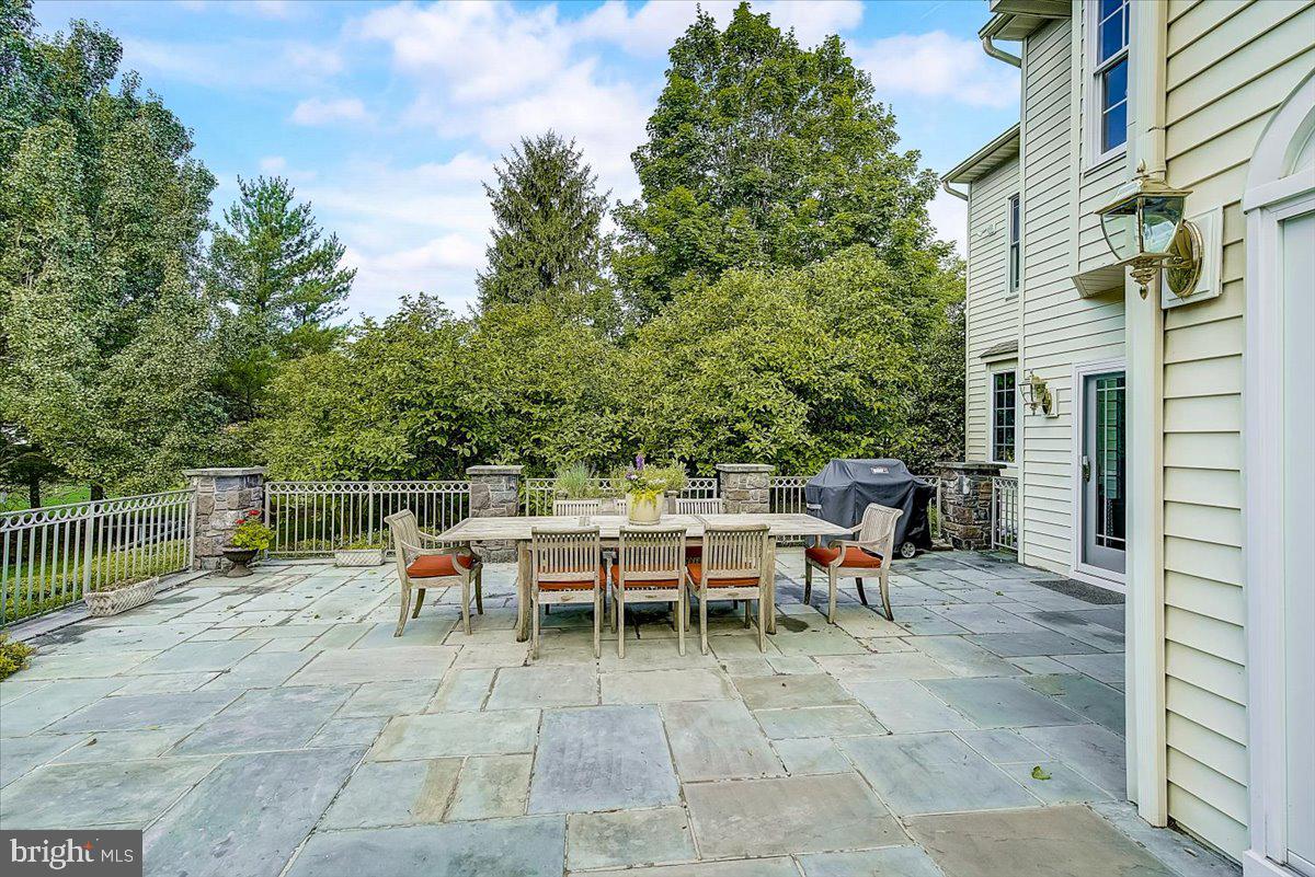 RIVER CROSSING - Residential