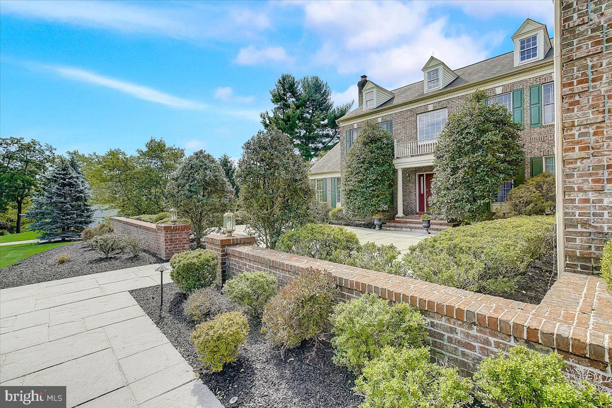 RIVER CROSSING - Residential