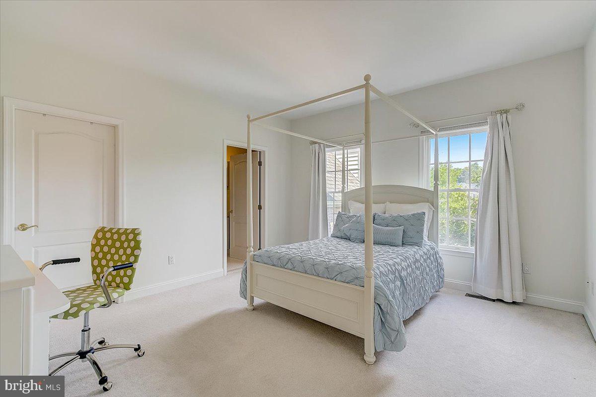 RIVER CROSSING - Residential