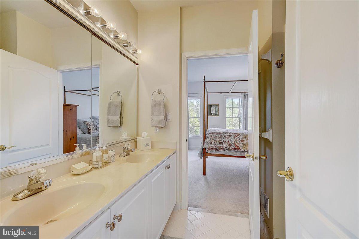 RIVER CROSSING - Residential