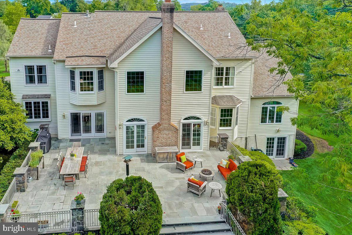 RIVER CROSSING - Residential