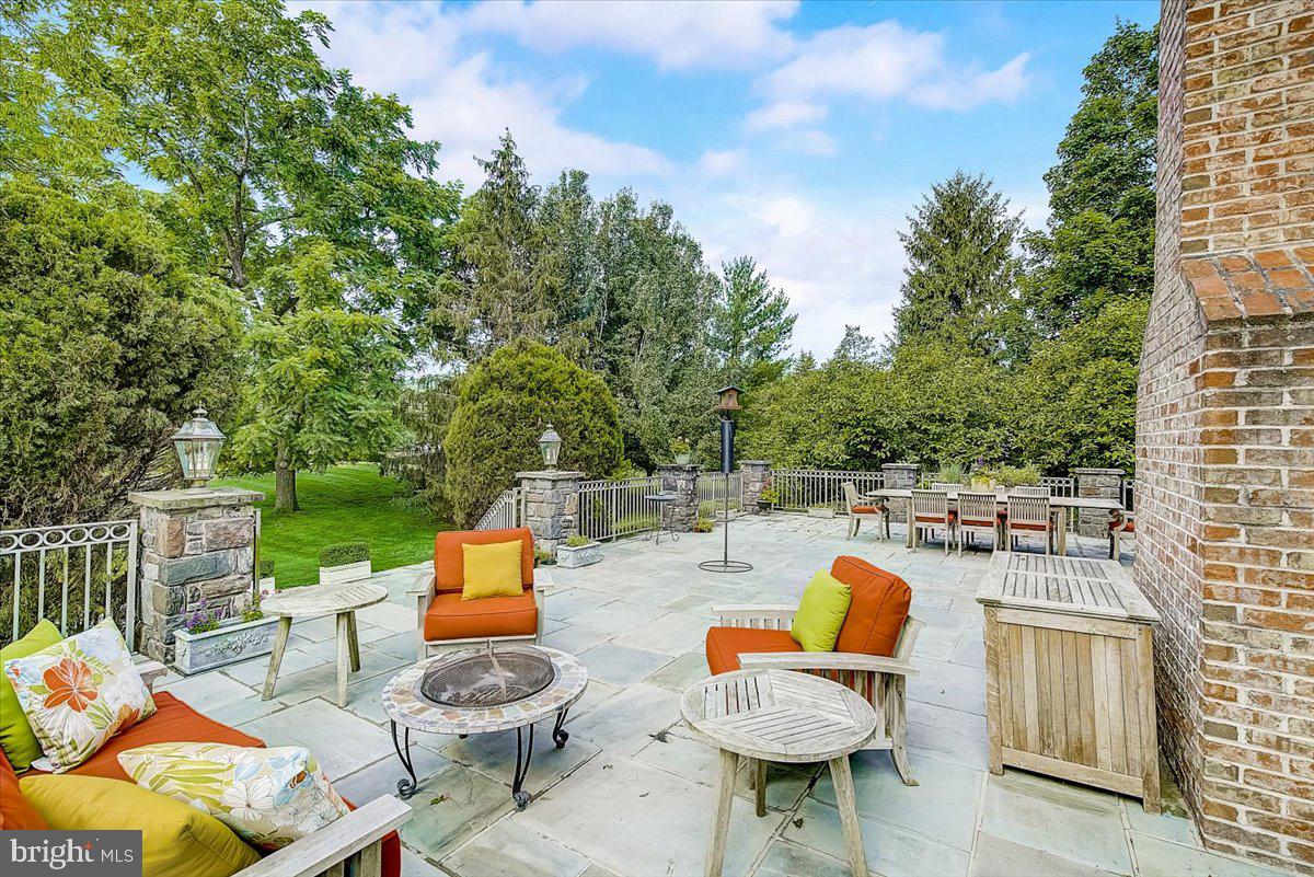 RIVER CROSSING - Residential