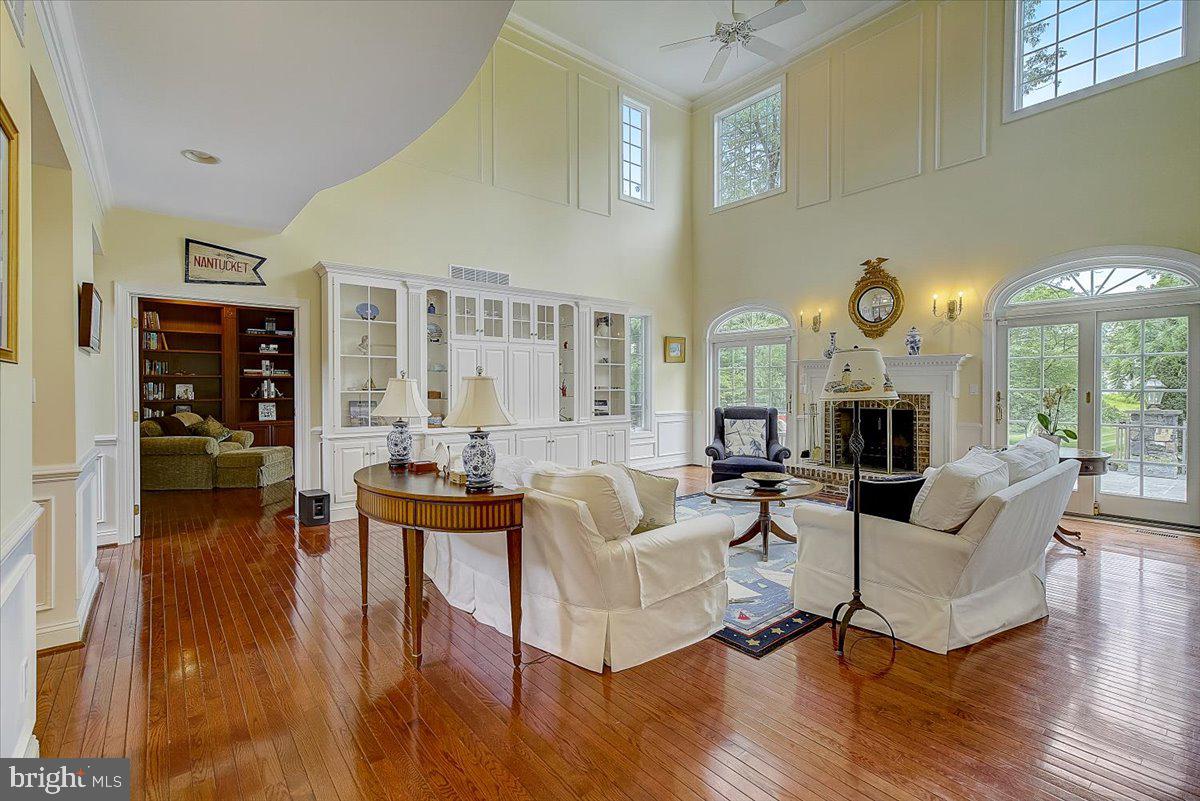 RIVER CROSSING - Residential