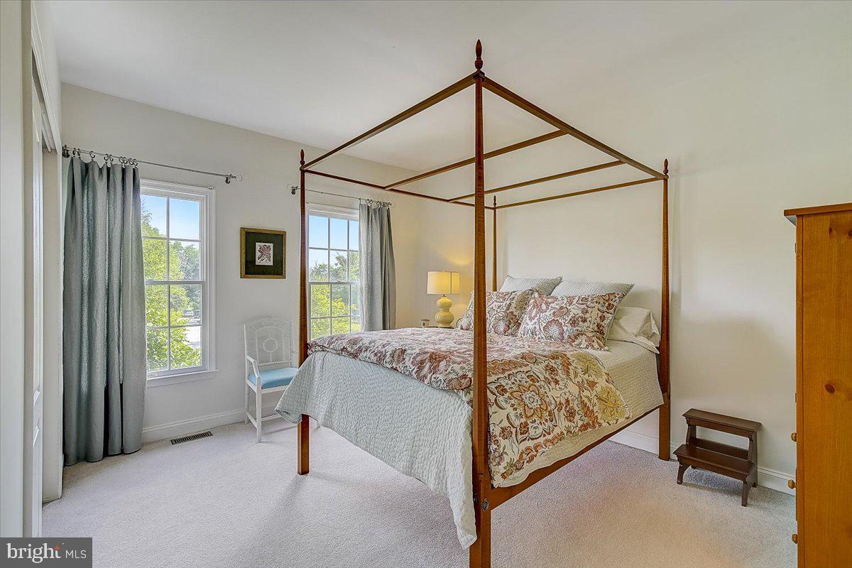 RIVER CROSSING - Residential