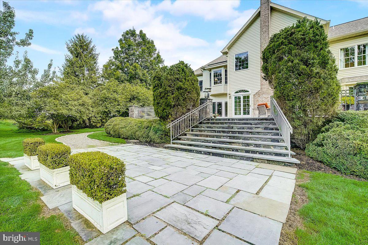 RIVER CROSSING - Residential