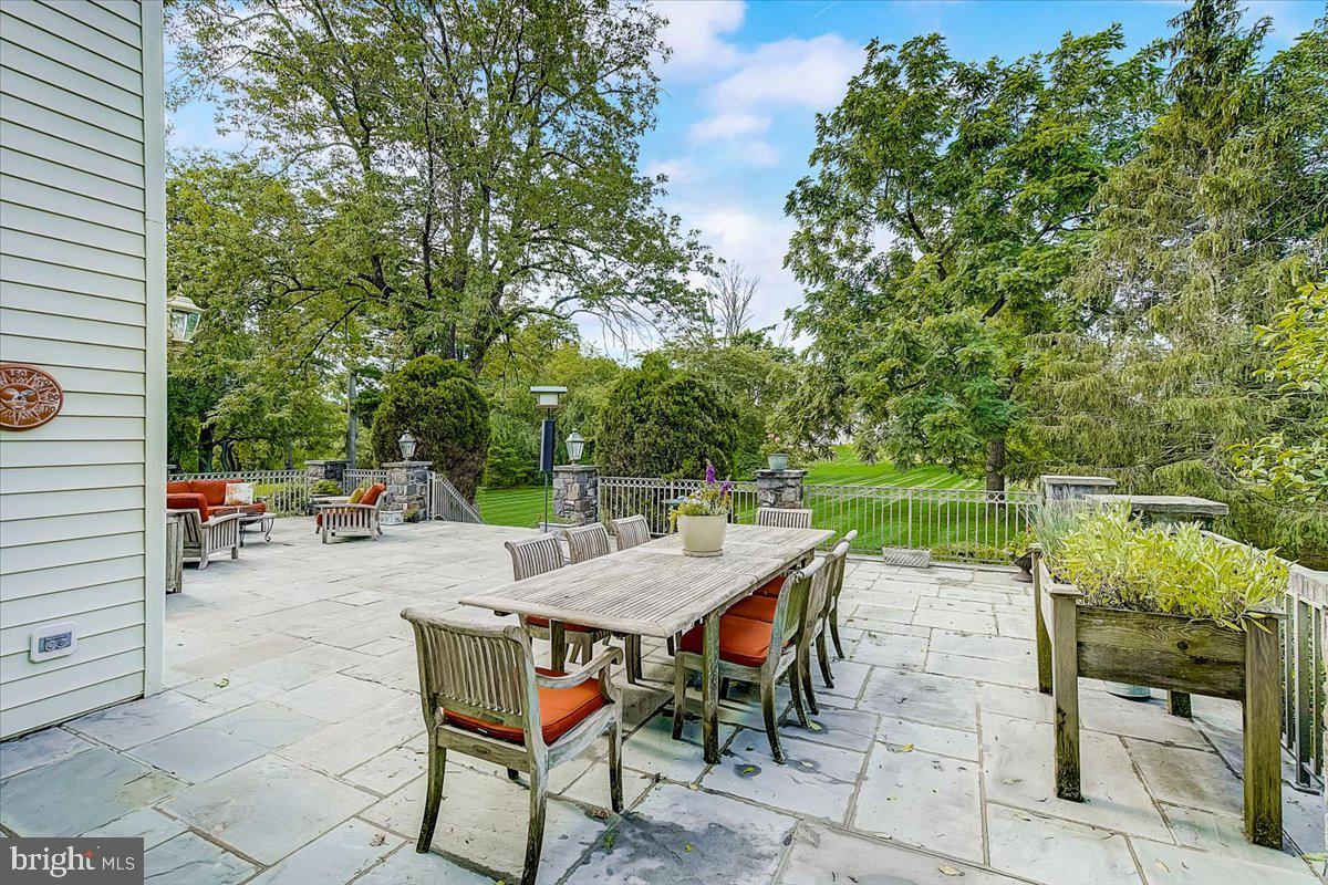 RIVER CROSSING - Residential