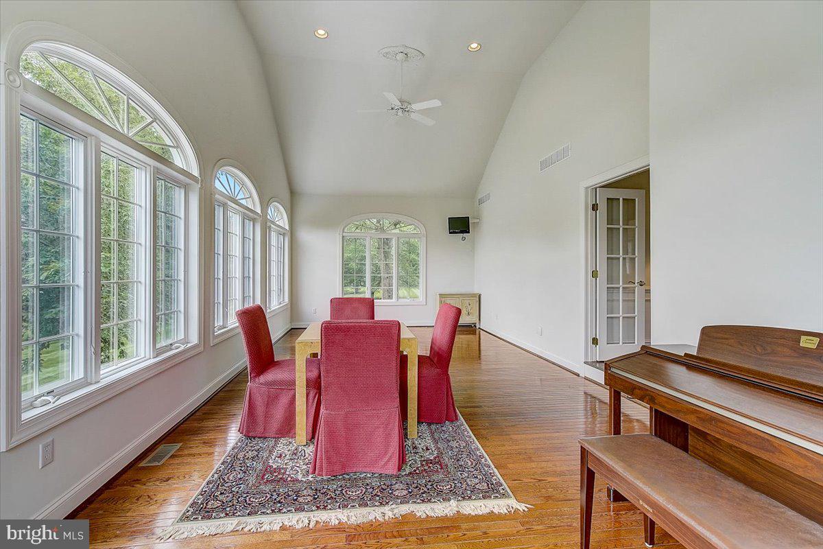 RIVER CROSSING - Residential