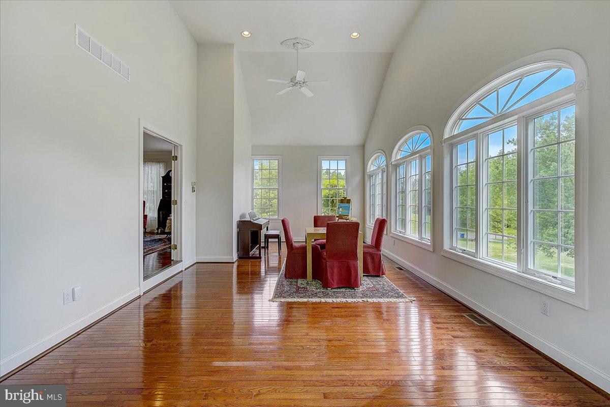 RIVER CROSSING - Residential