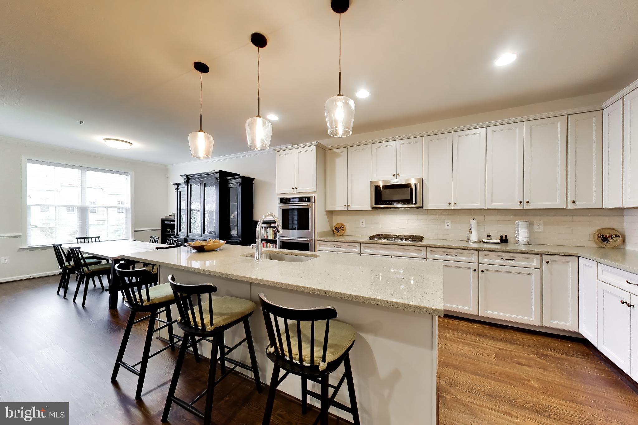 1640 VELVET LEAF LANE