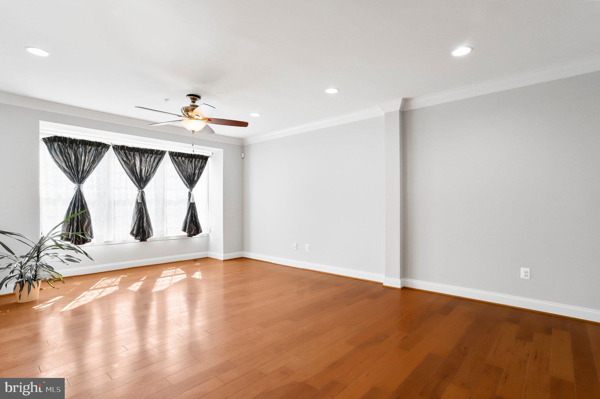 GATEWAY OVERLOOK - Residential Lease