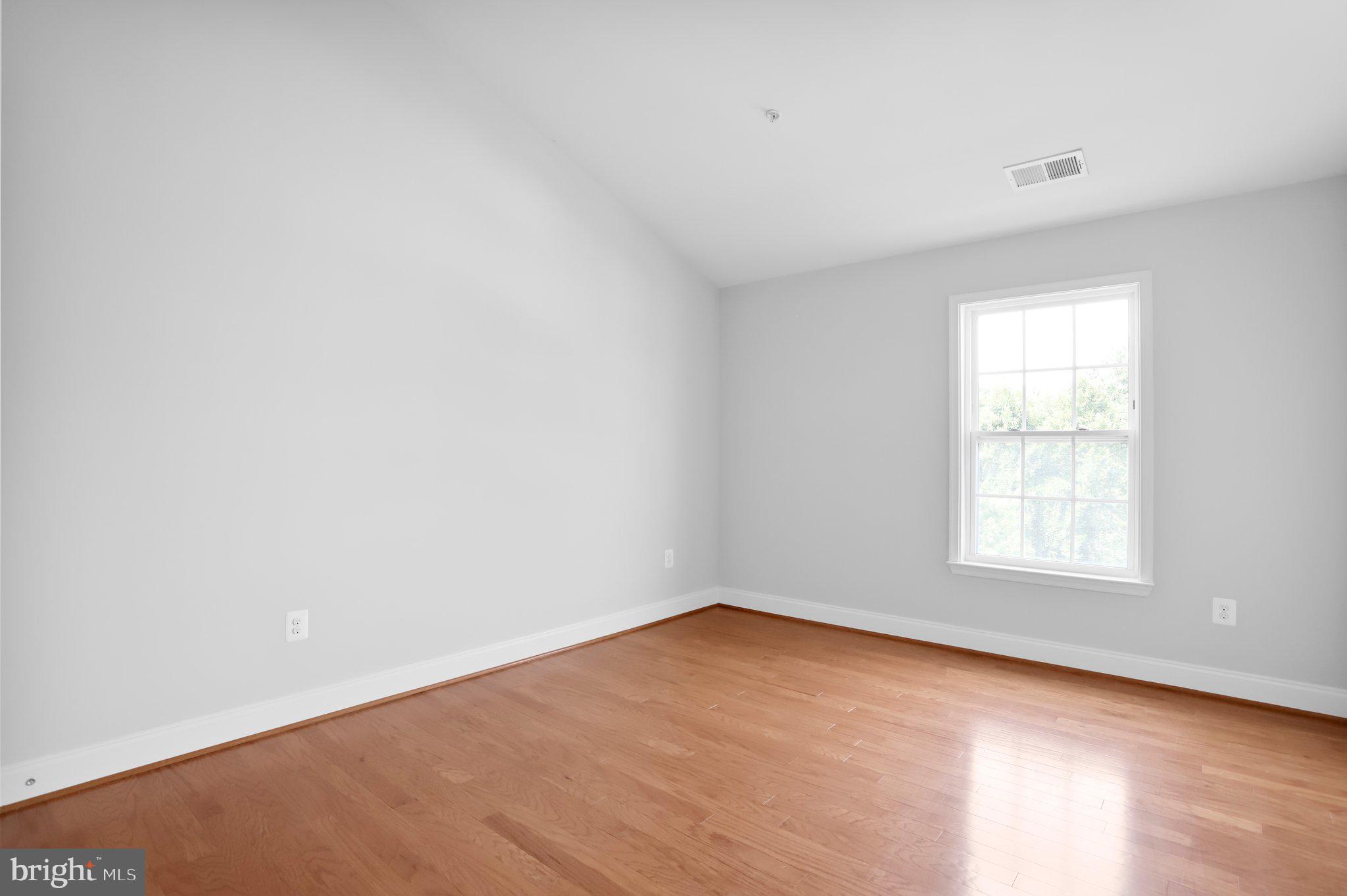 GATEWAY OVERLOOK - Residential Lease