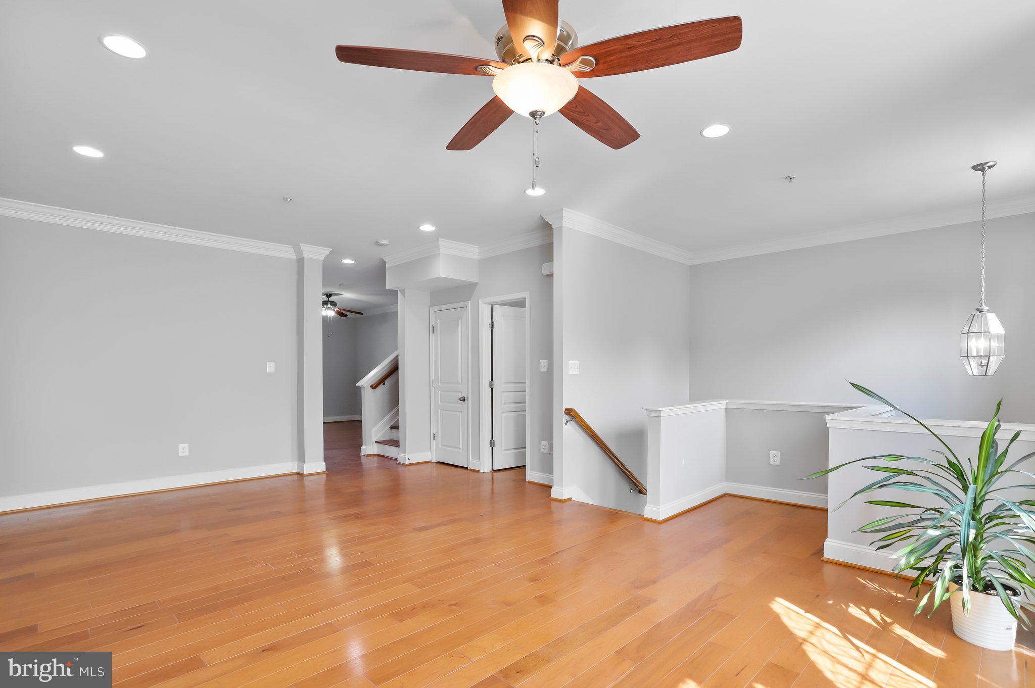 GATEWAY OVERLOOK - Residential Lease