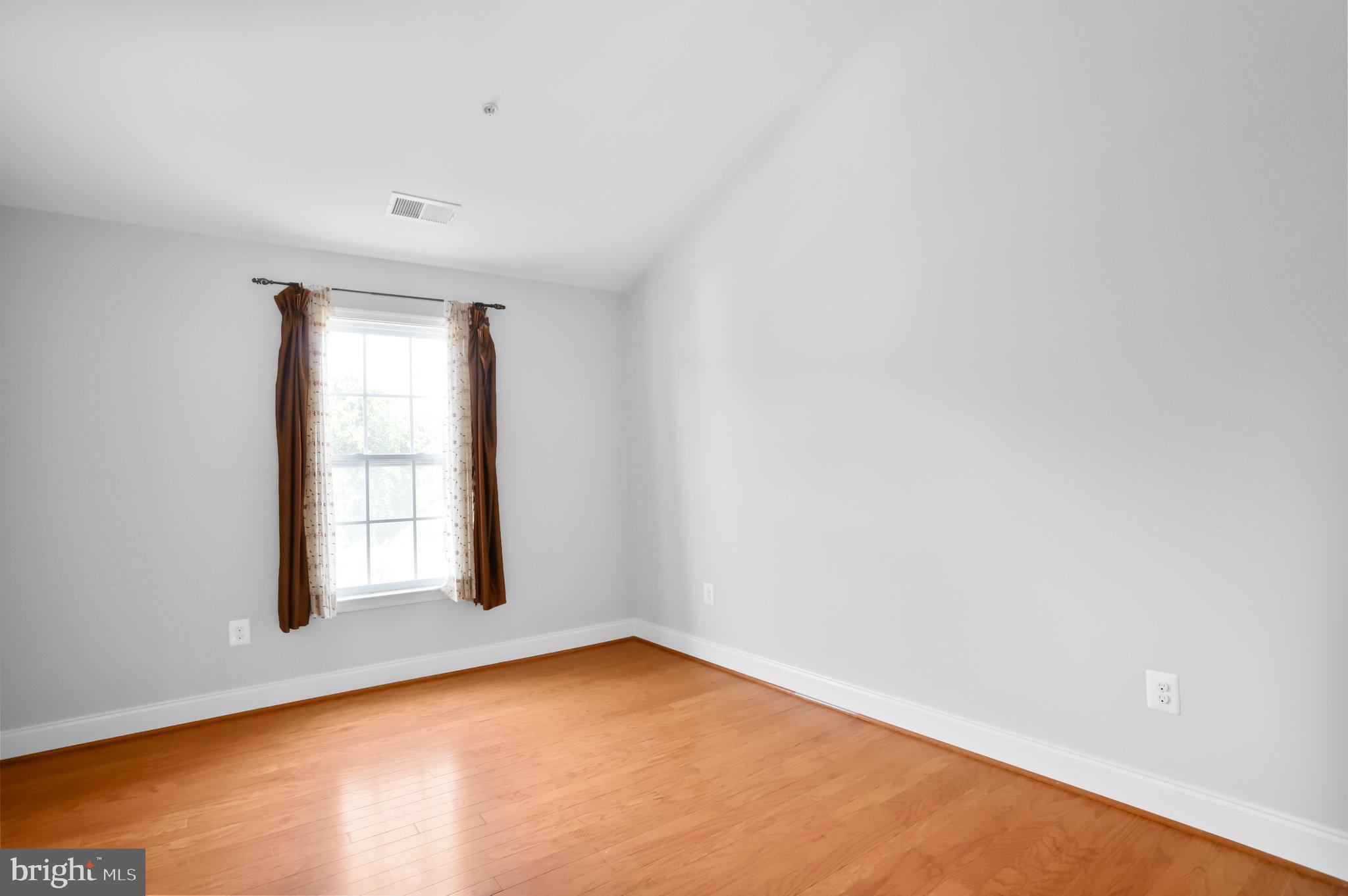 GATEWAY OVERLOOK - Residential Lease