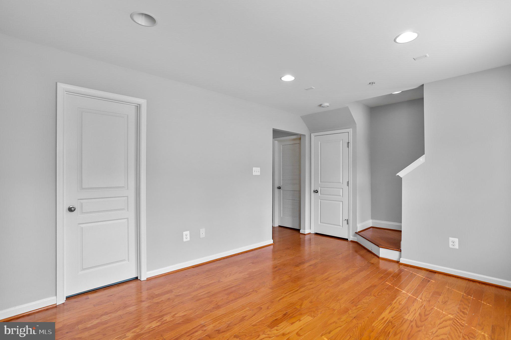 GATEWAY OVERLOOK - Residential Lease