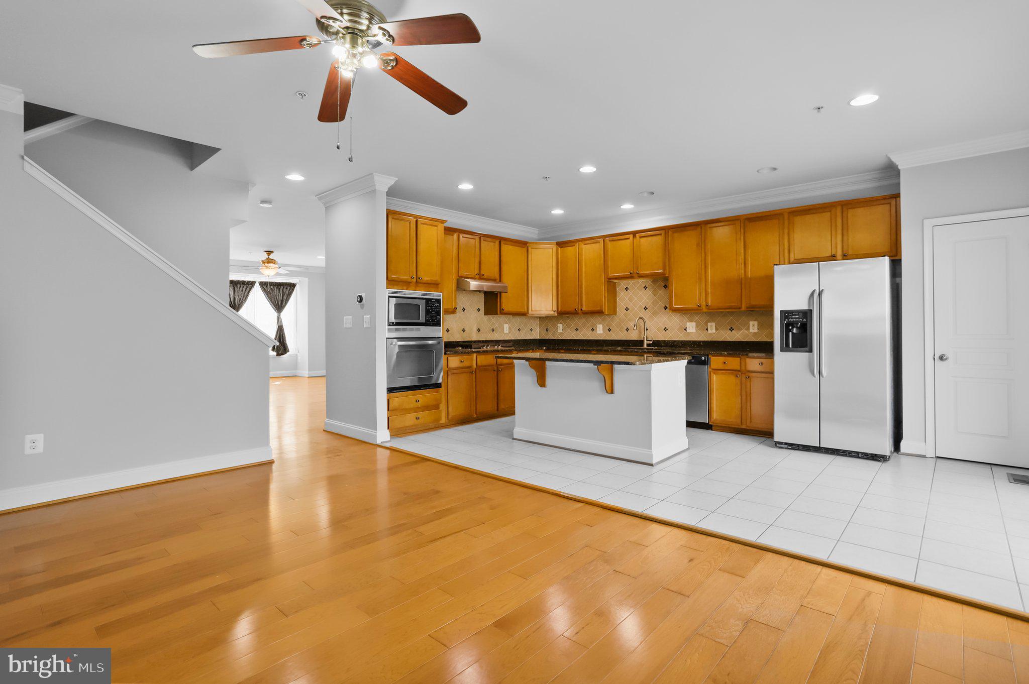 GATEWAY OVERLOOK - Residential Lease