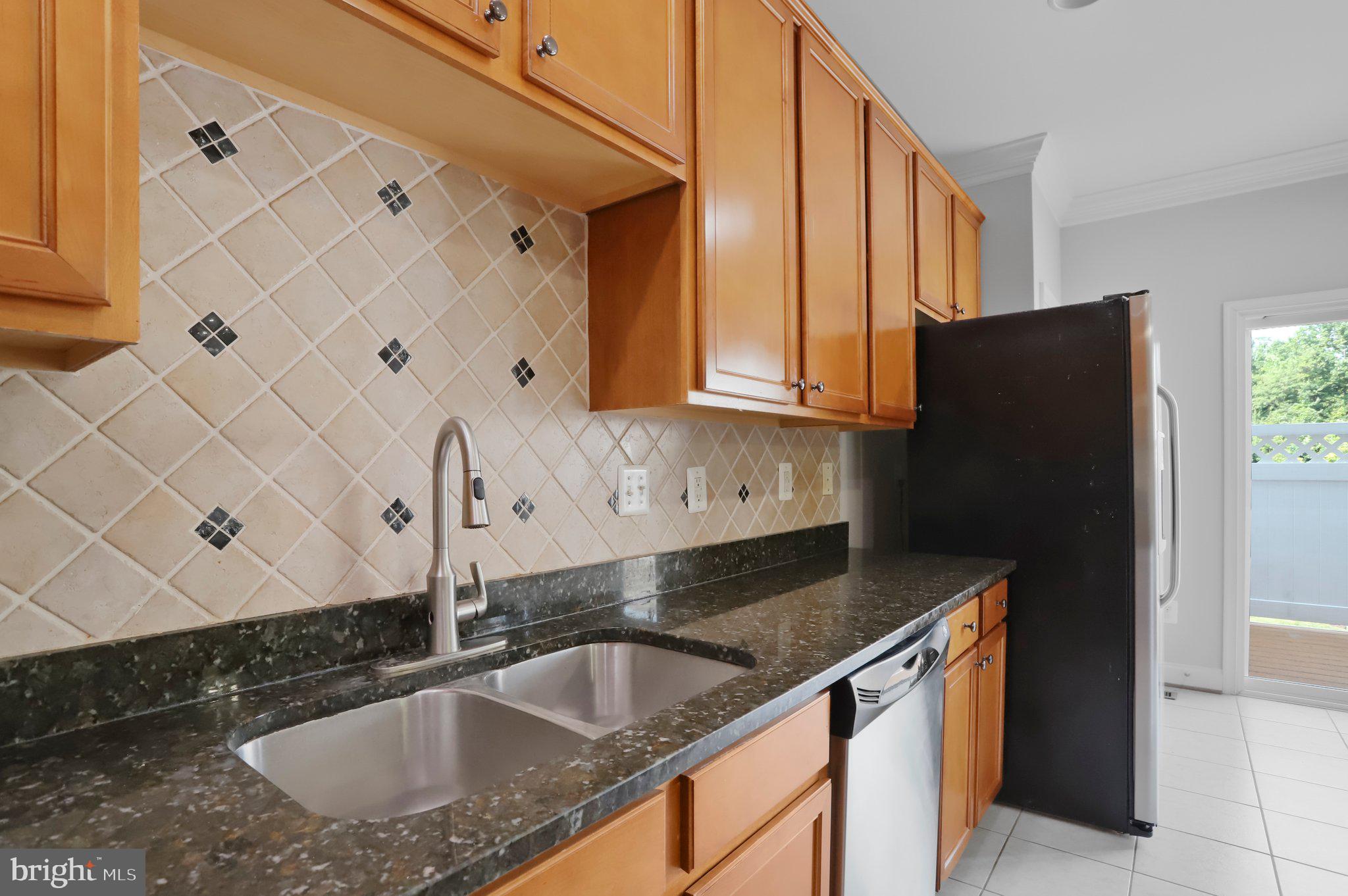 GATEWAY OVERLOOK - Residential Lease