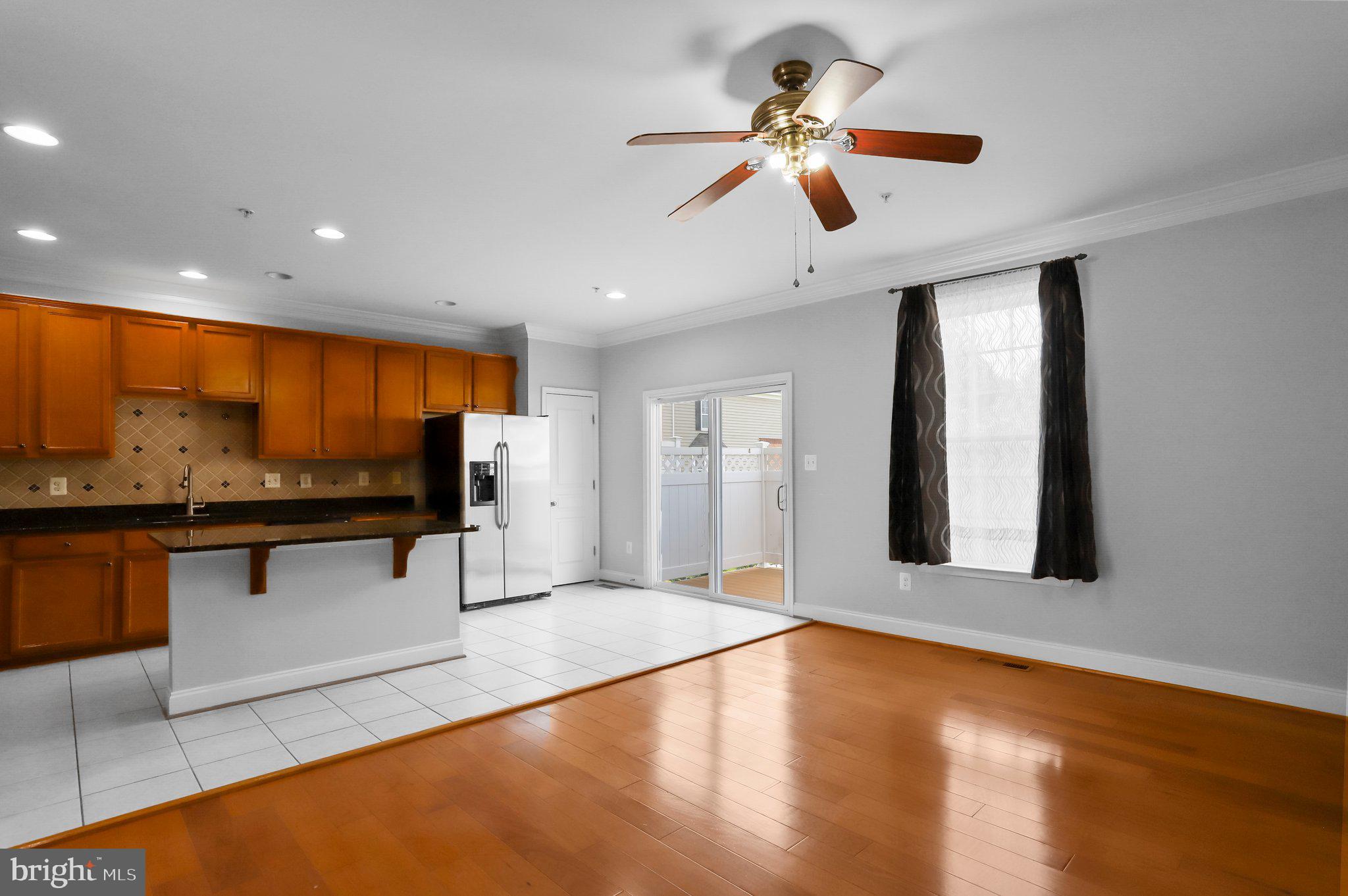 GATEWAY OVERLOOK - Residential Lease