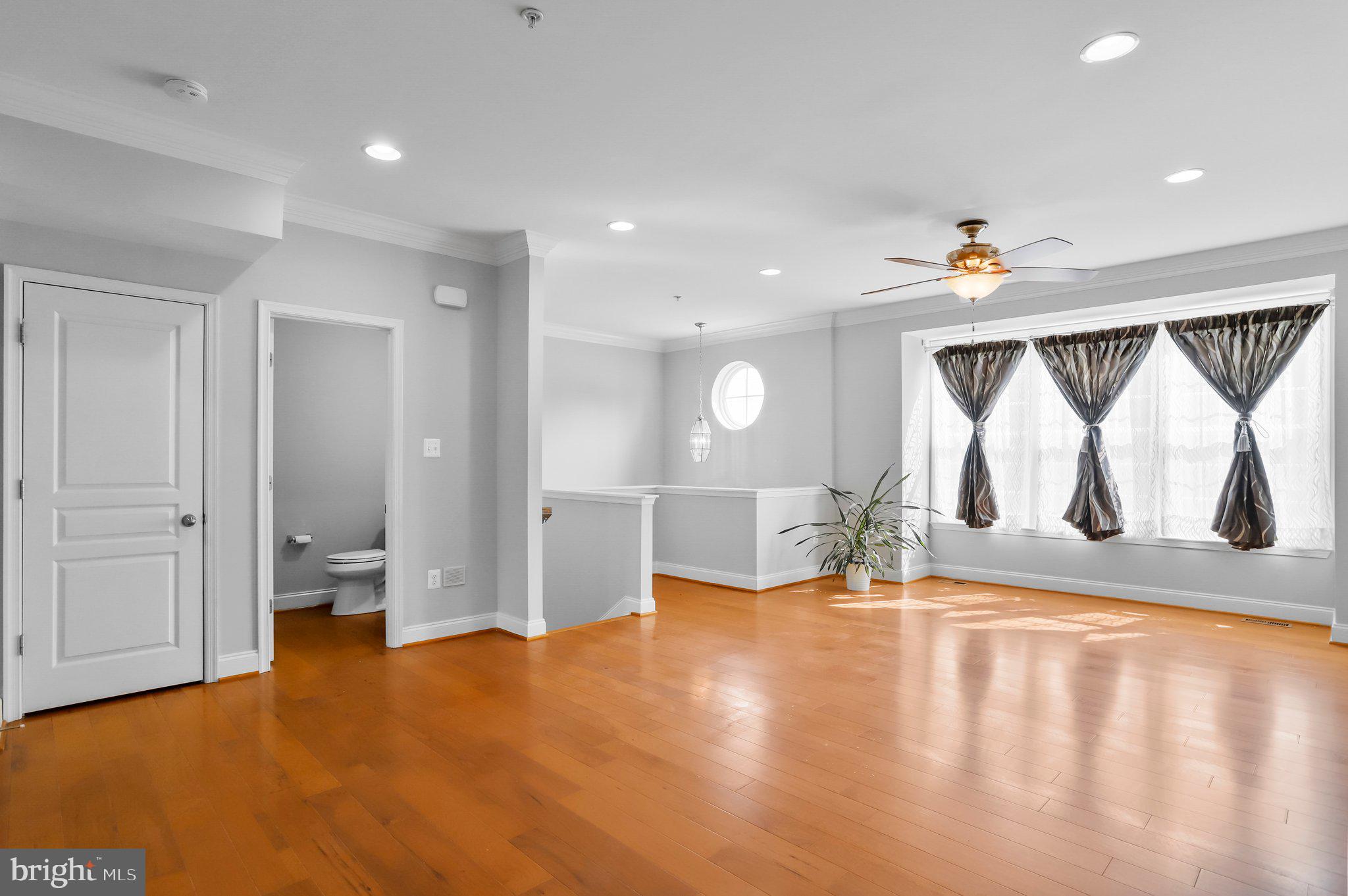 GATEWAY OVERLOOK - Residential Lease