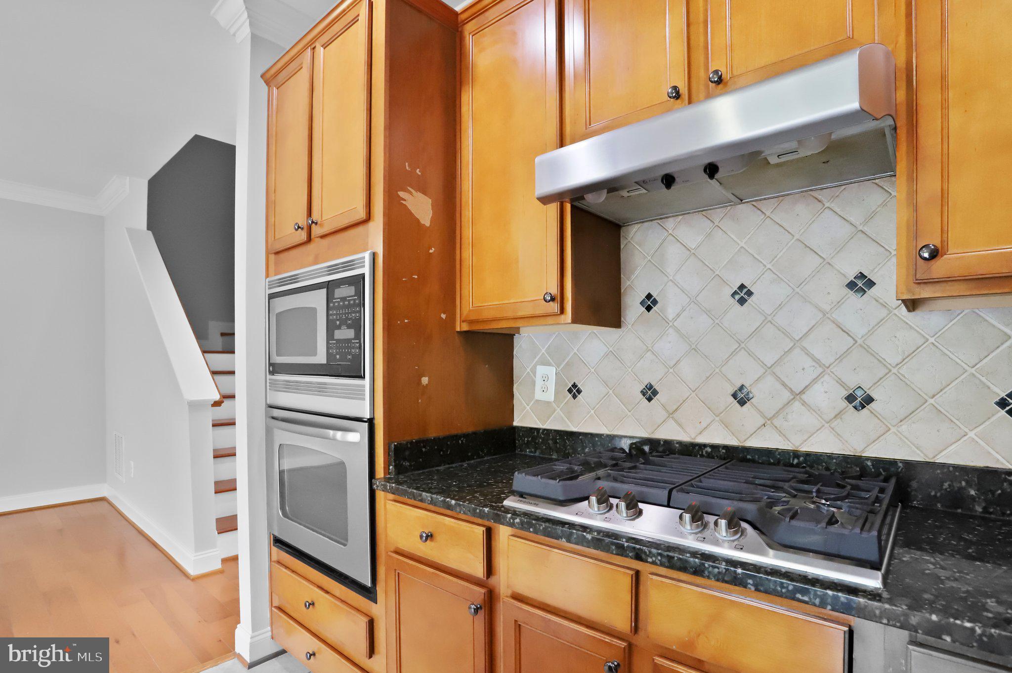 GATEWAY OVERLOOK - Residential Lease