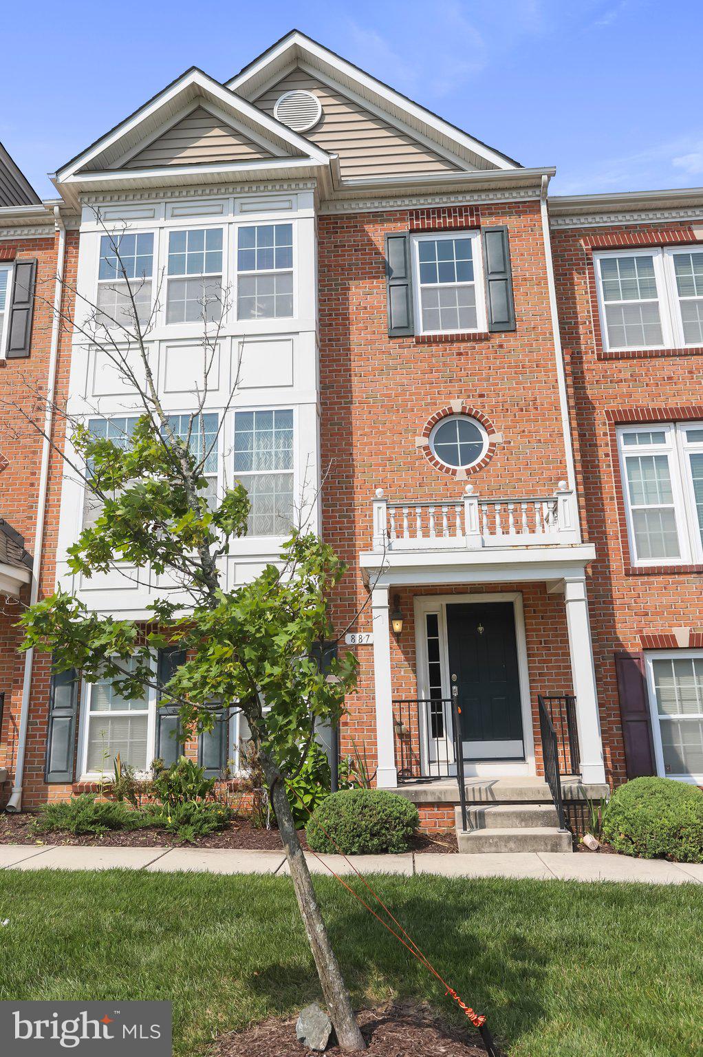 GATEWAY OVERLOOK - Residential Lease