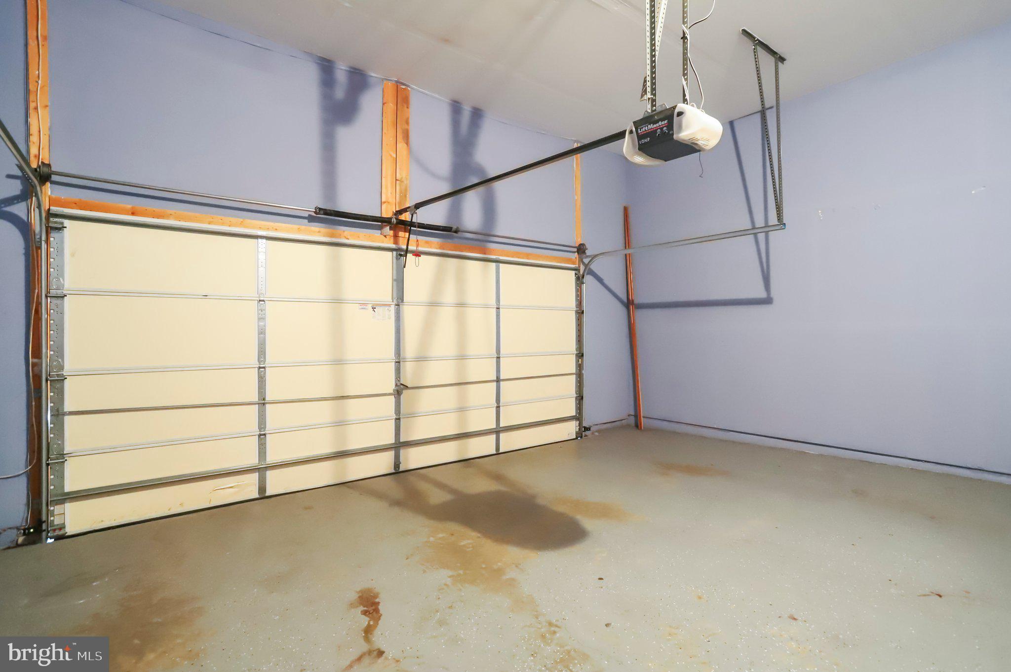 GATEWAY OVERLOOK - Residential Lease