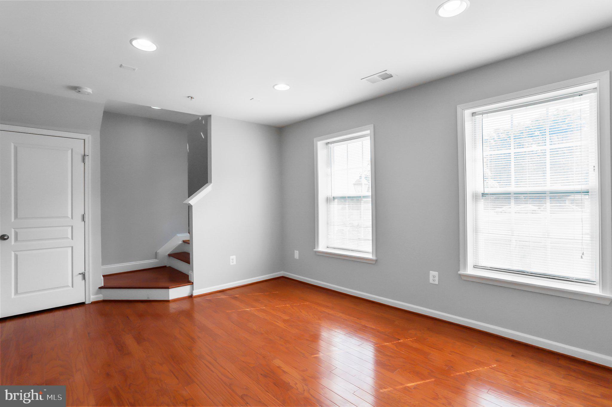 GATEWAY OVERLOOK - Residential Lease