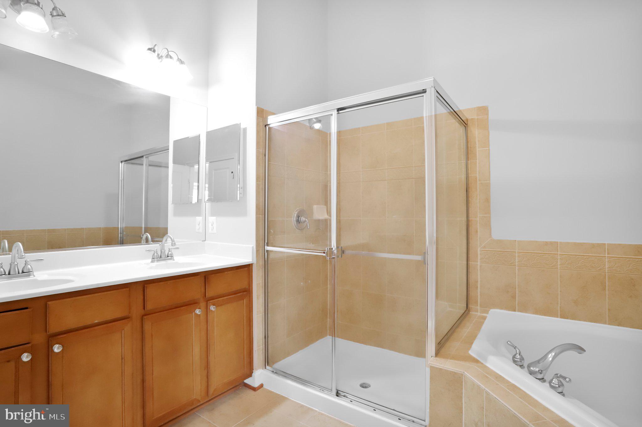 GATEWAY OVERLOOK - Residential Lease