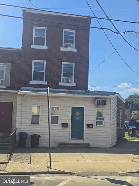 82 N SYCAMORE AVENUE CLIFTON HEIGHTS PA 19018