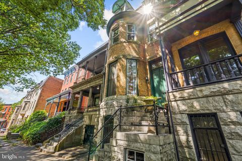 Photo of 2014 Mount Royal Terrace, BALTIMORE, MD 21217 (MLS # MDBA2222162)
