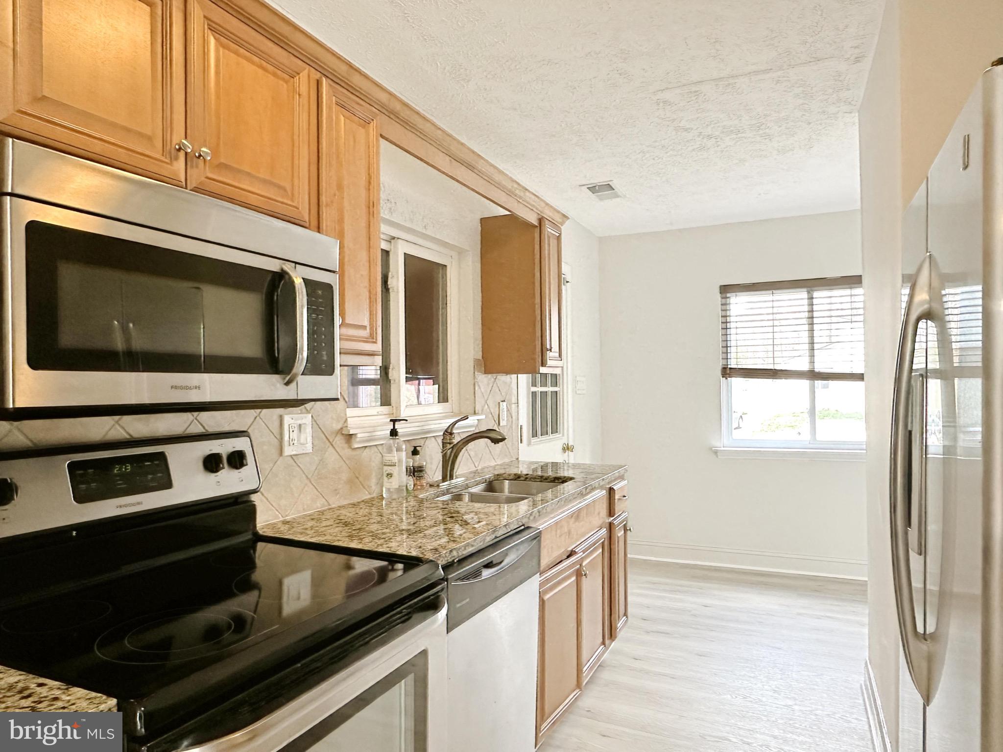 RESTON - Residential