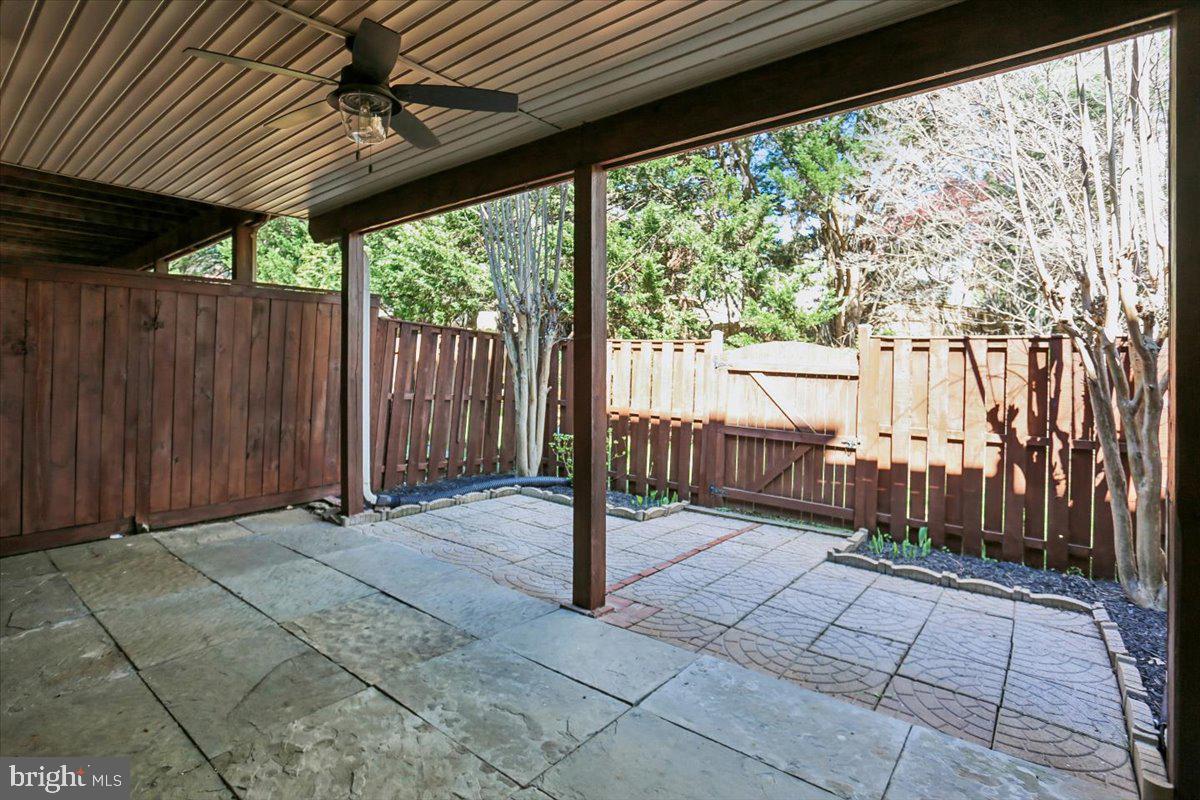 ROSE HILL FALLS - Residential