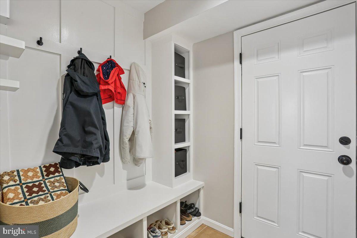 ROSE HILL FALLS - Residential