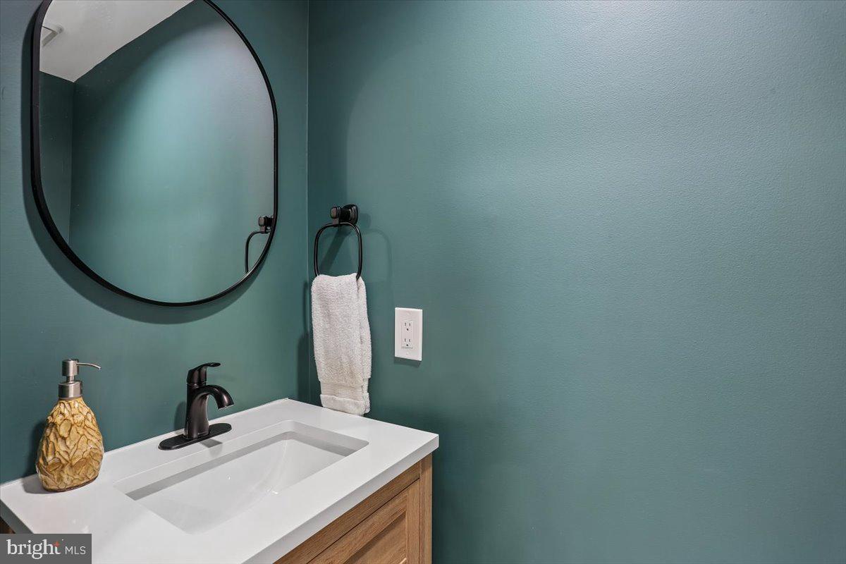 ROSE HILL FALLS - Residential