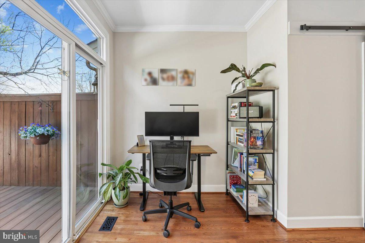 ROSE HILL FALLS - Residential