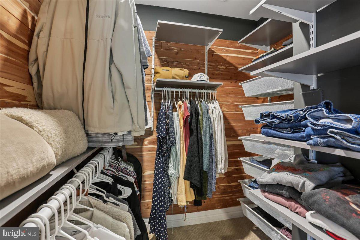 ROSE HILL FALLS - Residential