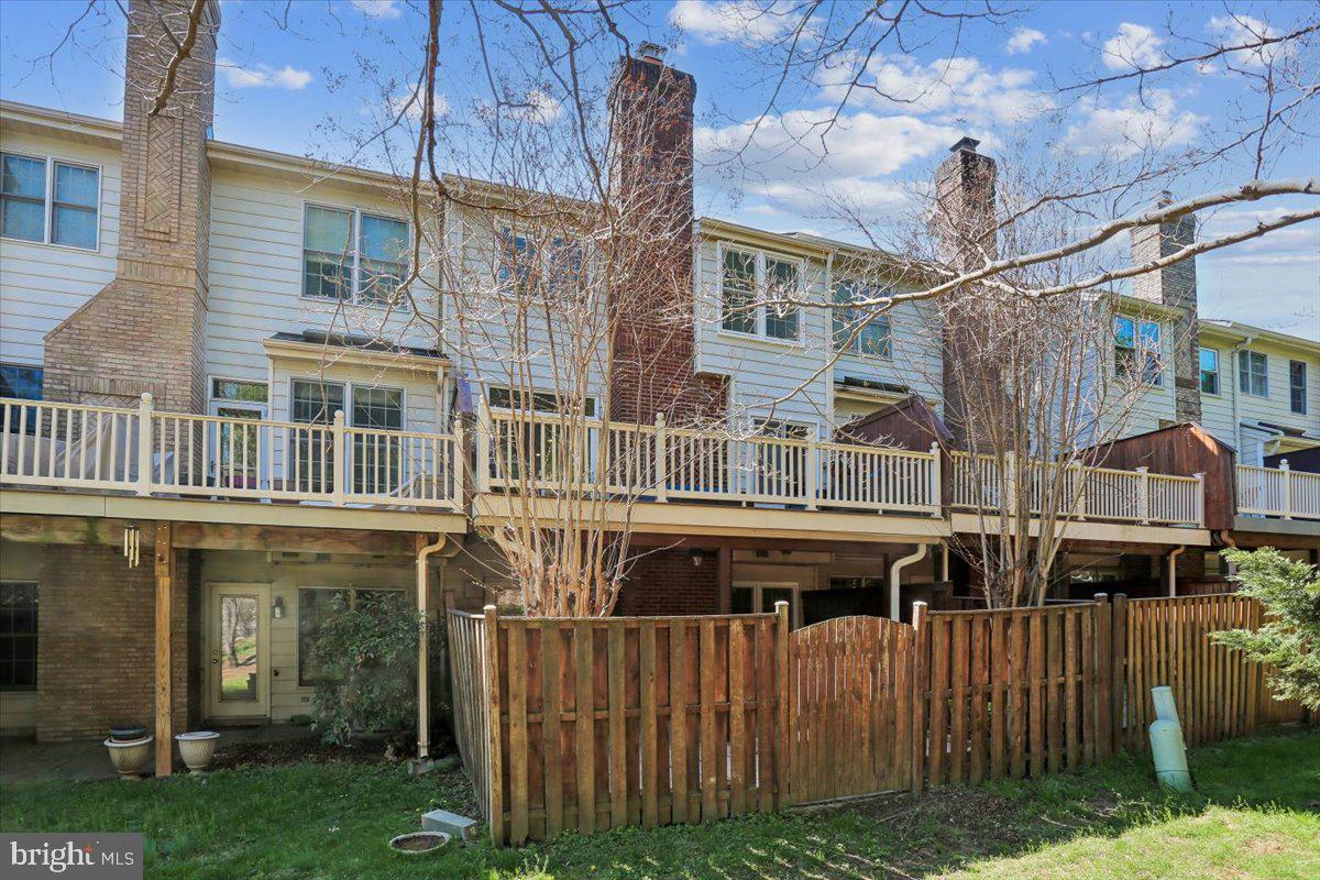 ROSE HILL FALLS - Residential