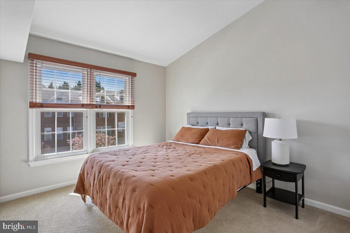 ROSE HILL FALLS - Residential