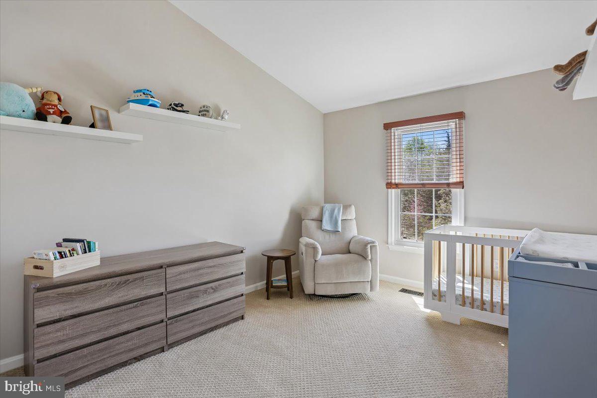 ROSE HILL FALLS - Residential