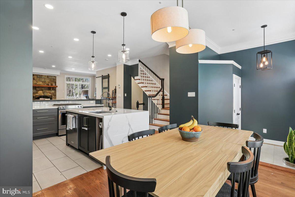 ROSE HILL FALLS - Residential