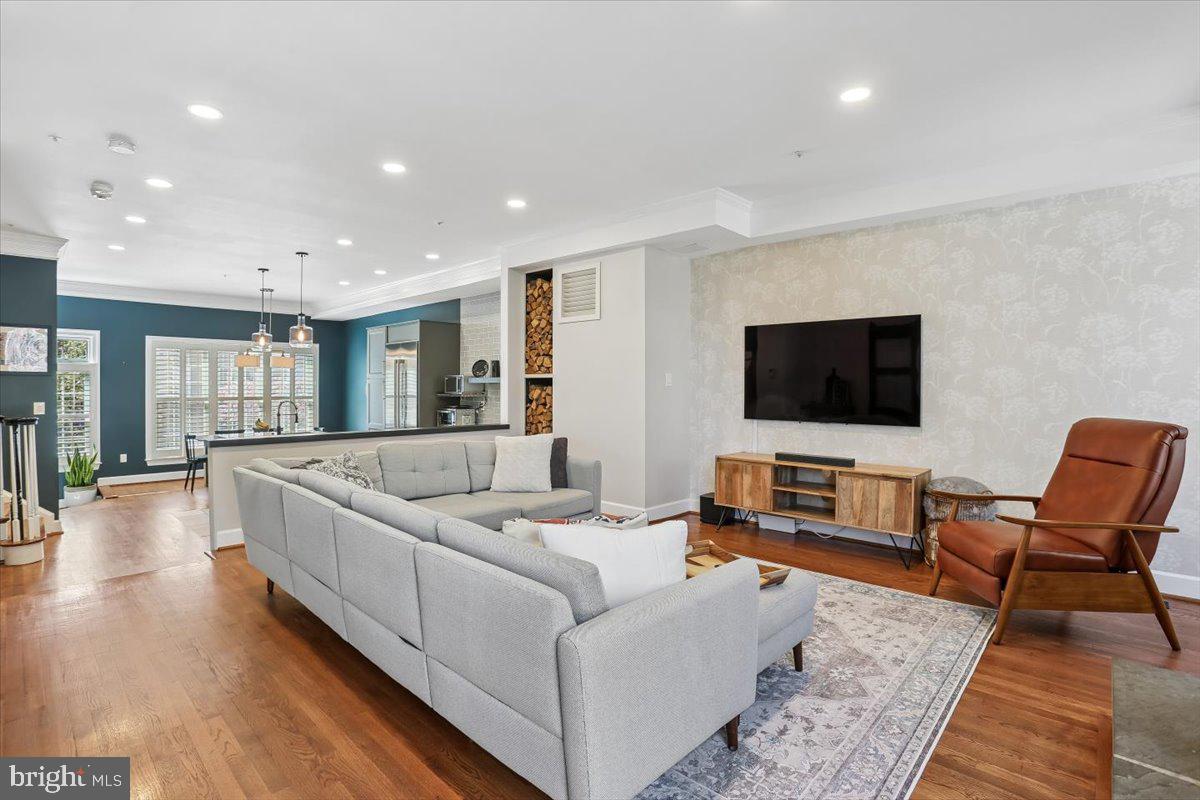 ROSE HILL FALLS - Residential