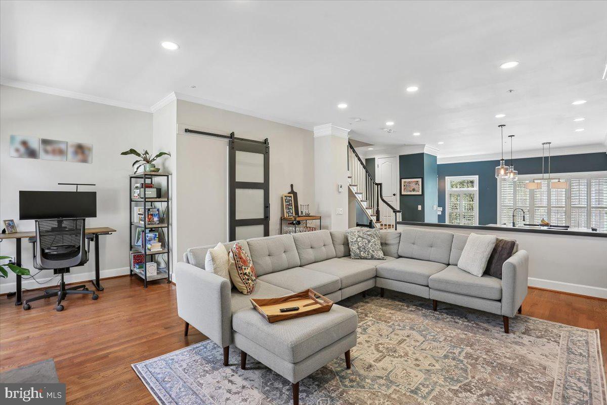 ROSE HILL FALLS - Residential