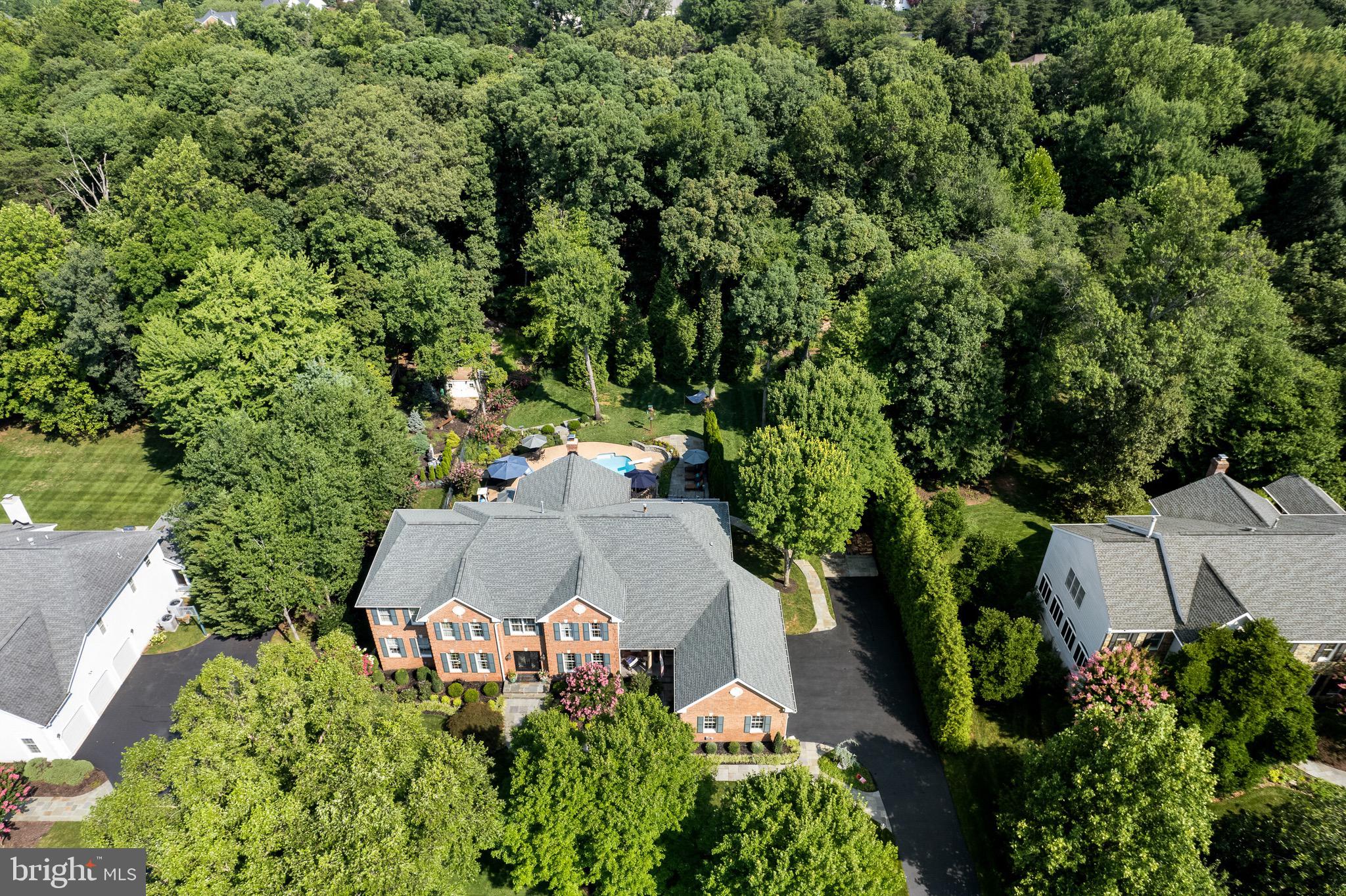 OAKTON CHASE - Residential