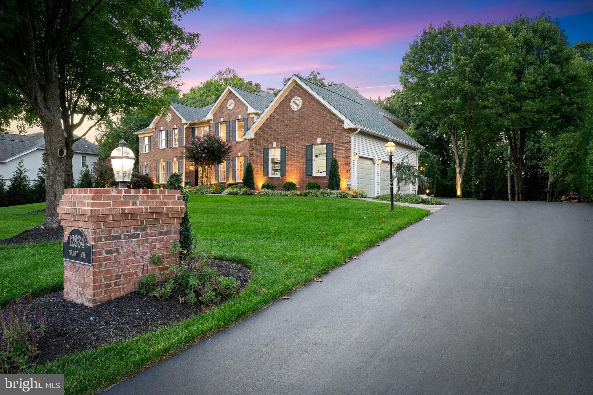 OAKTON CHASE - Residential